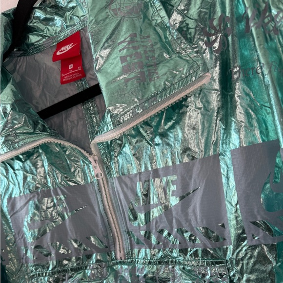 Nike Sportswear Women's Metallic Half-Zip Jacket - Picture 3 of 4